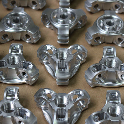 سطح صفحه نمایش ابریشم سندبلاست قطعات آلومینیومی مکانیکی CNC سفارشی