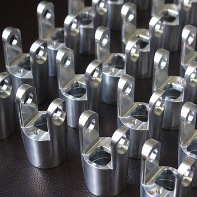 گزینه های پایان سطح وسیع آندایزینگ قطعات فلزی دقیق CNC سریع سندبلاست